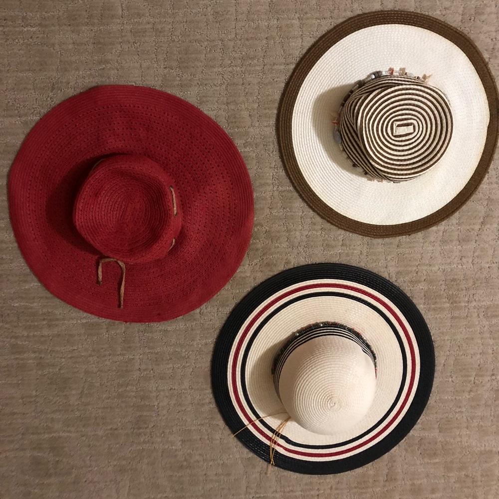 3 sun/pool hats LOT: $25
